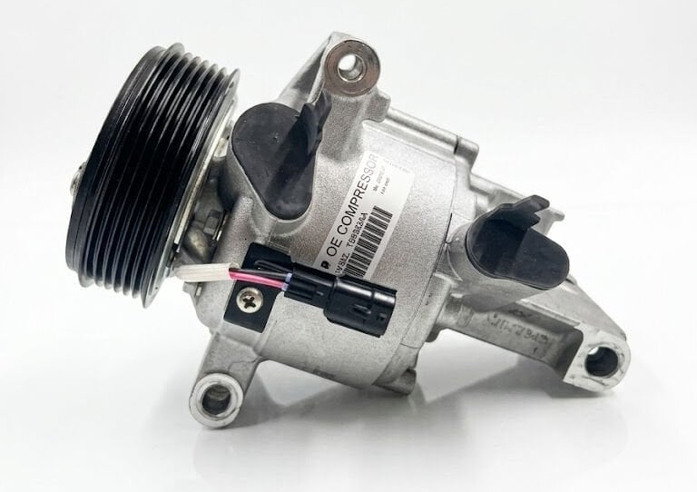 Dacia Duster Klima Kompresörü | Valeo T98082AA